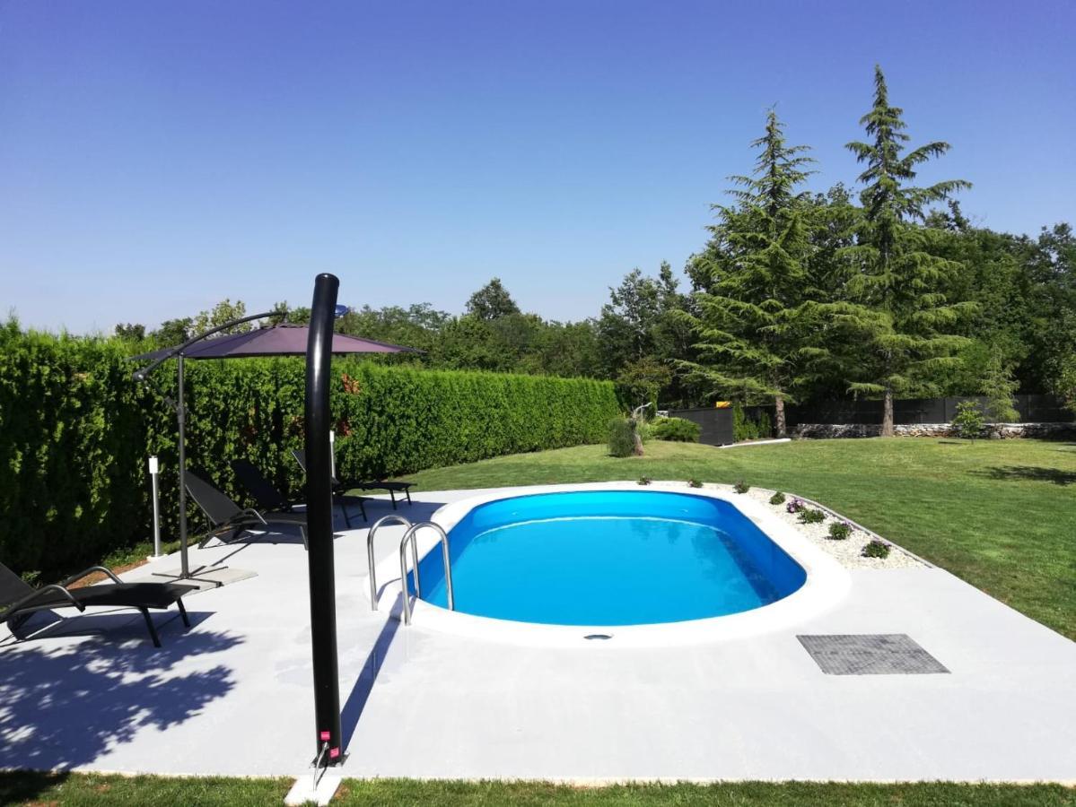 Holiday Home Maria Pazin Buitenkant foto