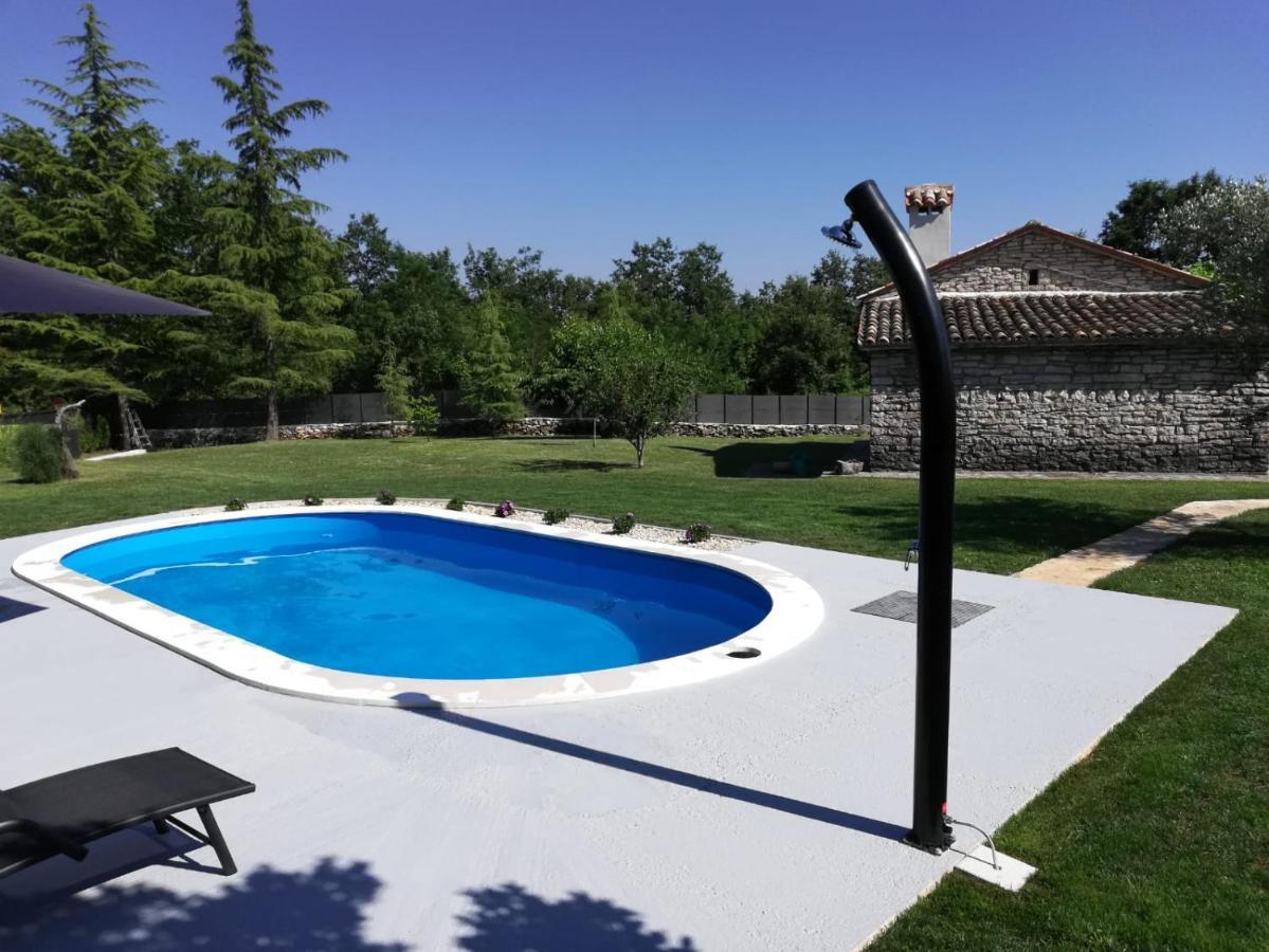 Holiday Home Maria Pazin Buitenkant foto