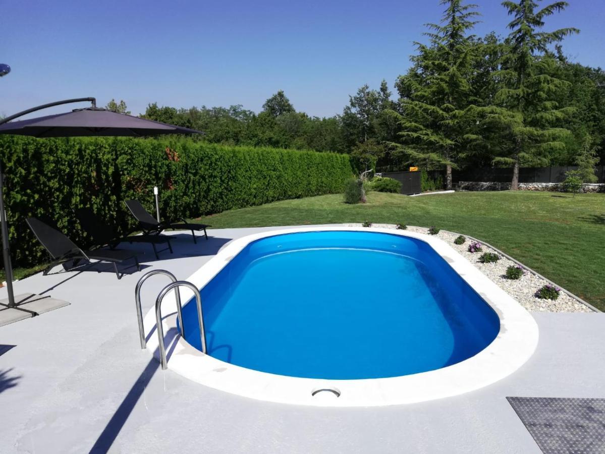 Holiday Home Maria Pazin Buitenkant foto
